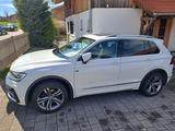 Volkswagen Tiguan R-Line 2.0 TSI DSG 4MOTION AHK+PANO