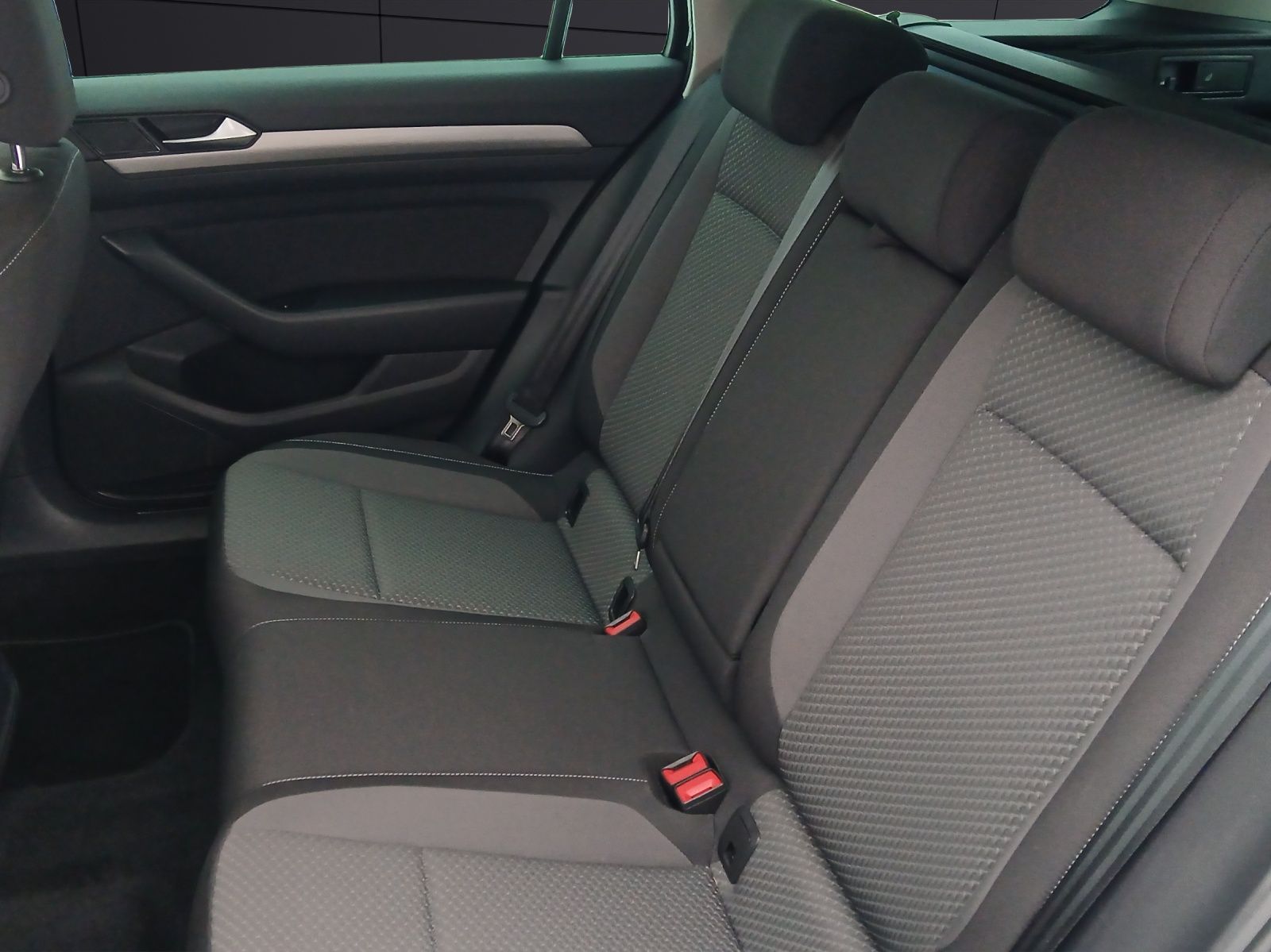 Fahrzeugabbildung Volkswagen Passat Variant TDI Conceptline LED Navi AHK SHZ