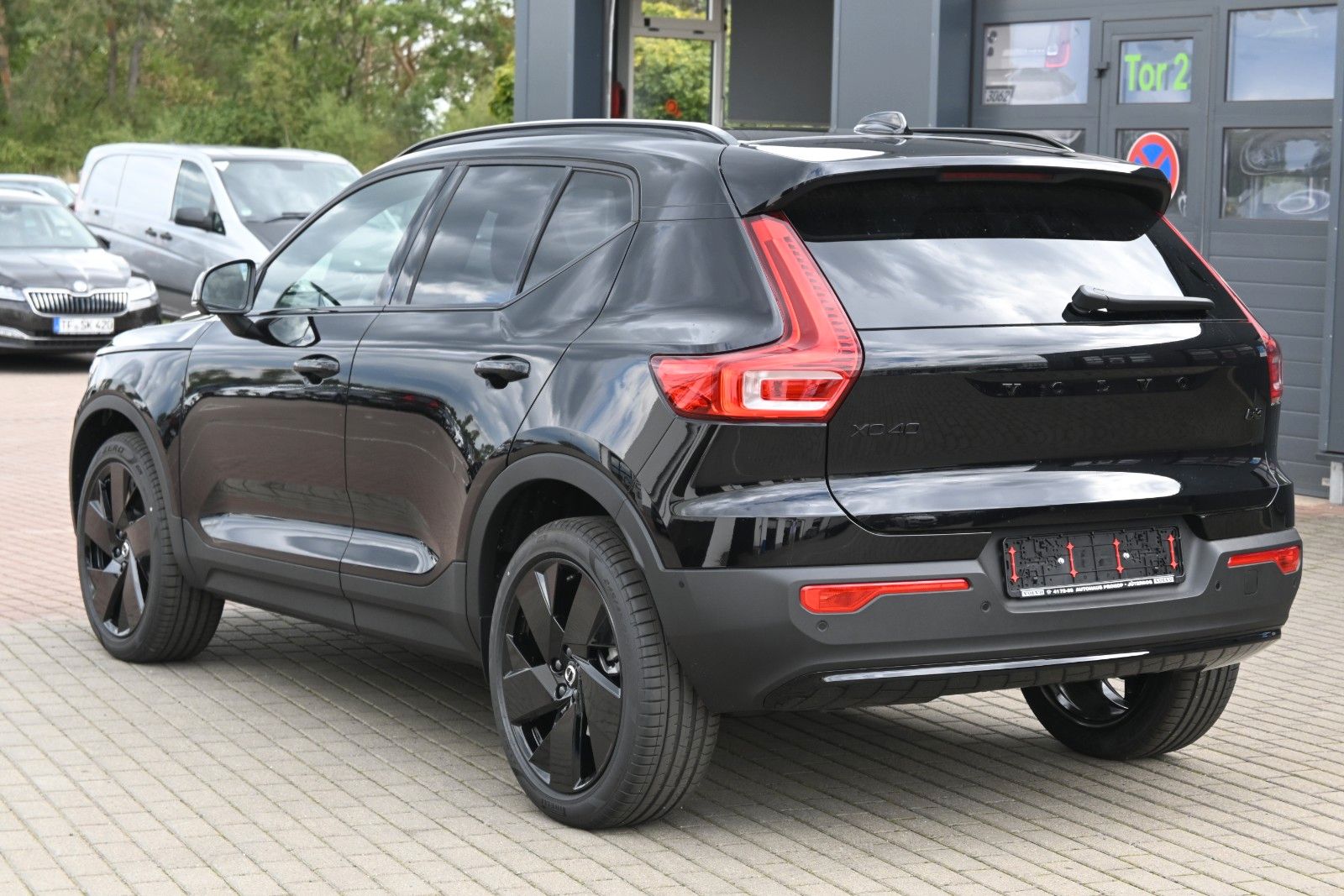 Fahrzeugabbildung Volvo XC40 B3 Plus Black Edition*LED*360*H&K*BLIS*20"