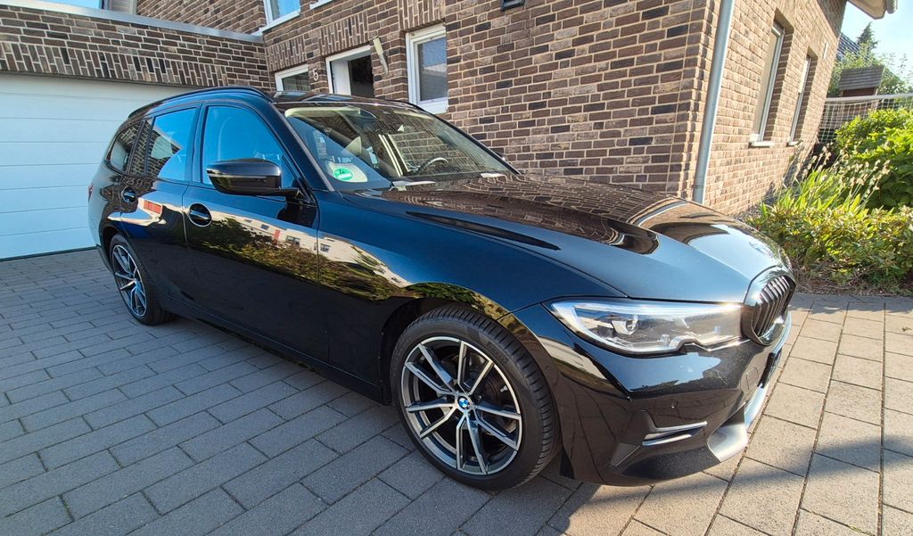 Image of BMW 320