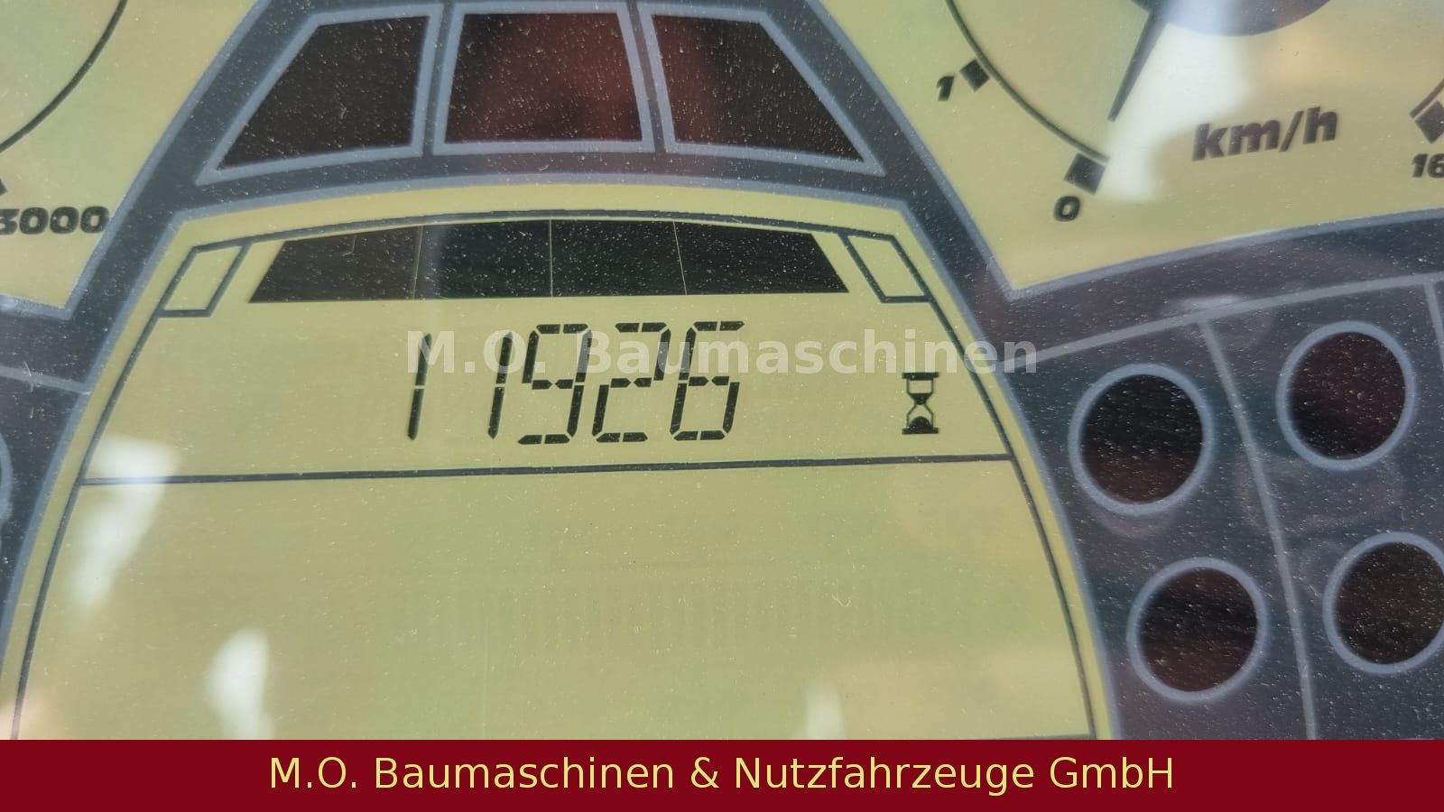 Fahrzeugabbildung BOMAG BW 213 DH-4 / Walzenzug / 14,9t