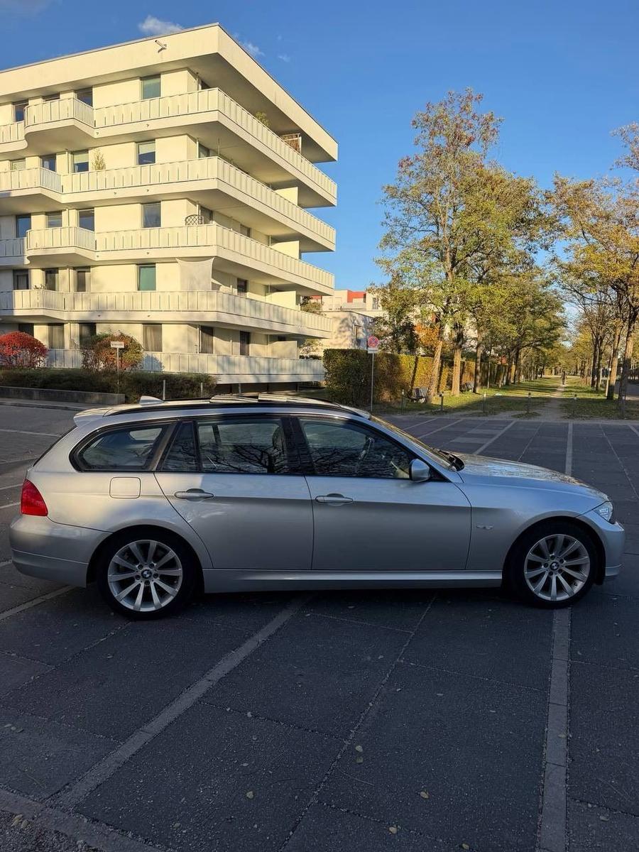 BMW 318 2010 — photo 7