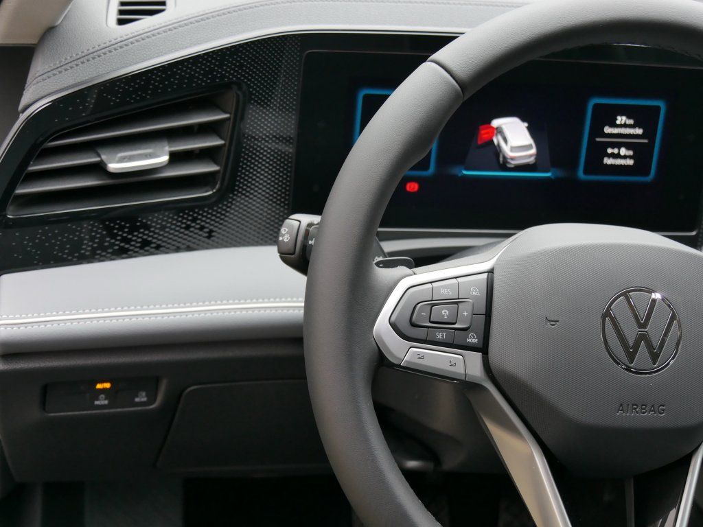 Fahrzeugabbildung Volkswagen Passat Variant 1.5 eTSI AHK Keyless Kamera Navi