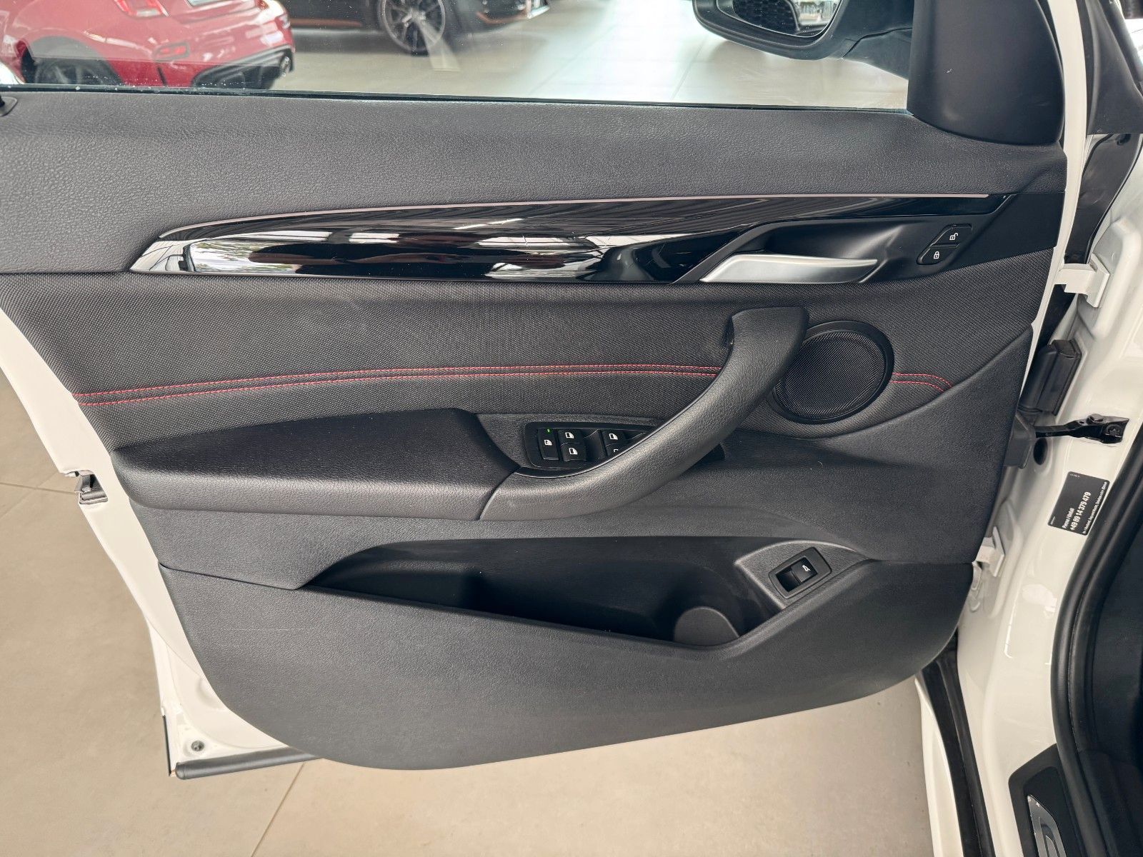 Fahrzeugabbildung BMW X1 18d S Drive Sport Line   "Business-Paket PDC"