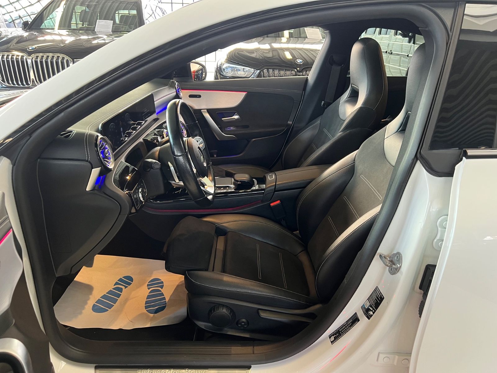 Fahrzeugabbildung Mercedes-Benz CLA 200 Edition AMG LINE *PANO*AMBIENTE*WIDE*