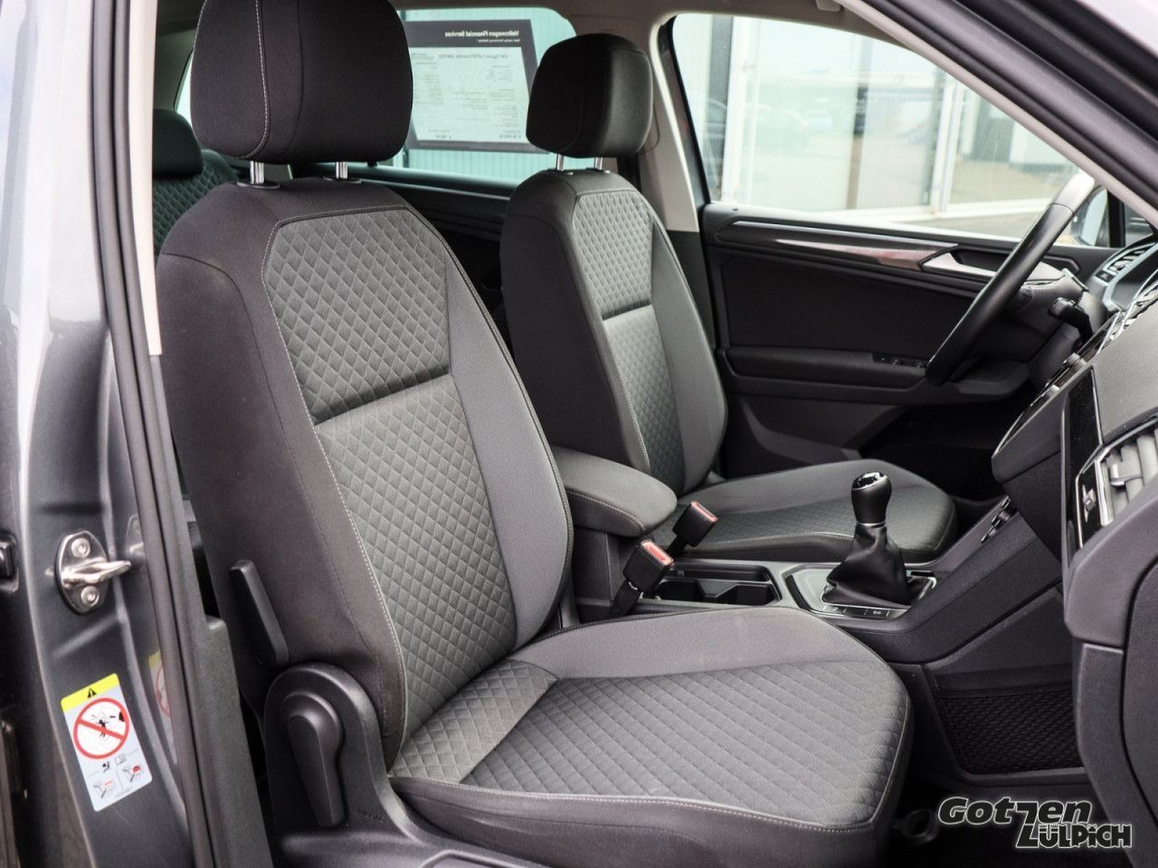 Fahrzeugabbildung Volkswagen Tiguan 1,5TSI Comfot. UNITED Navi Winter-Paket