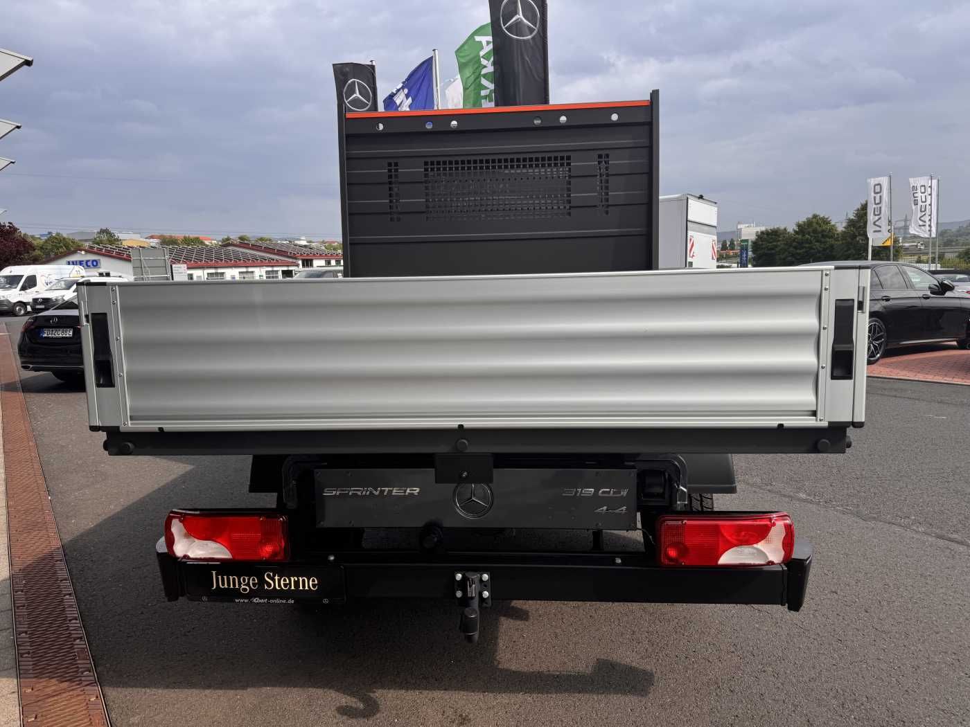 Fahrzeugabbildung Mercedes-Benz Sprinter 319 CDI 4x4 DoKa AHK3,5 Klima Kamera