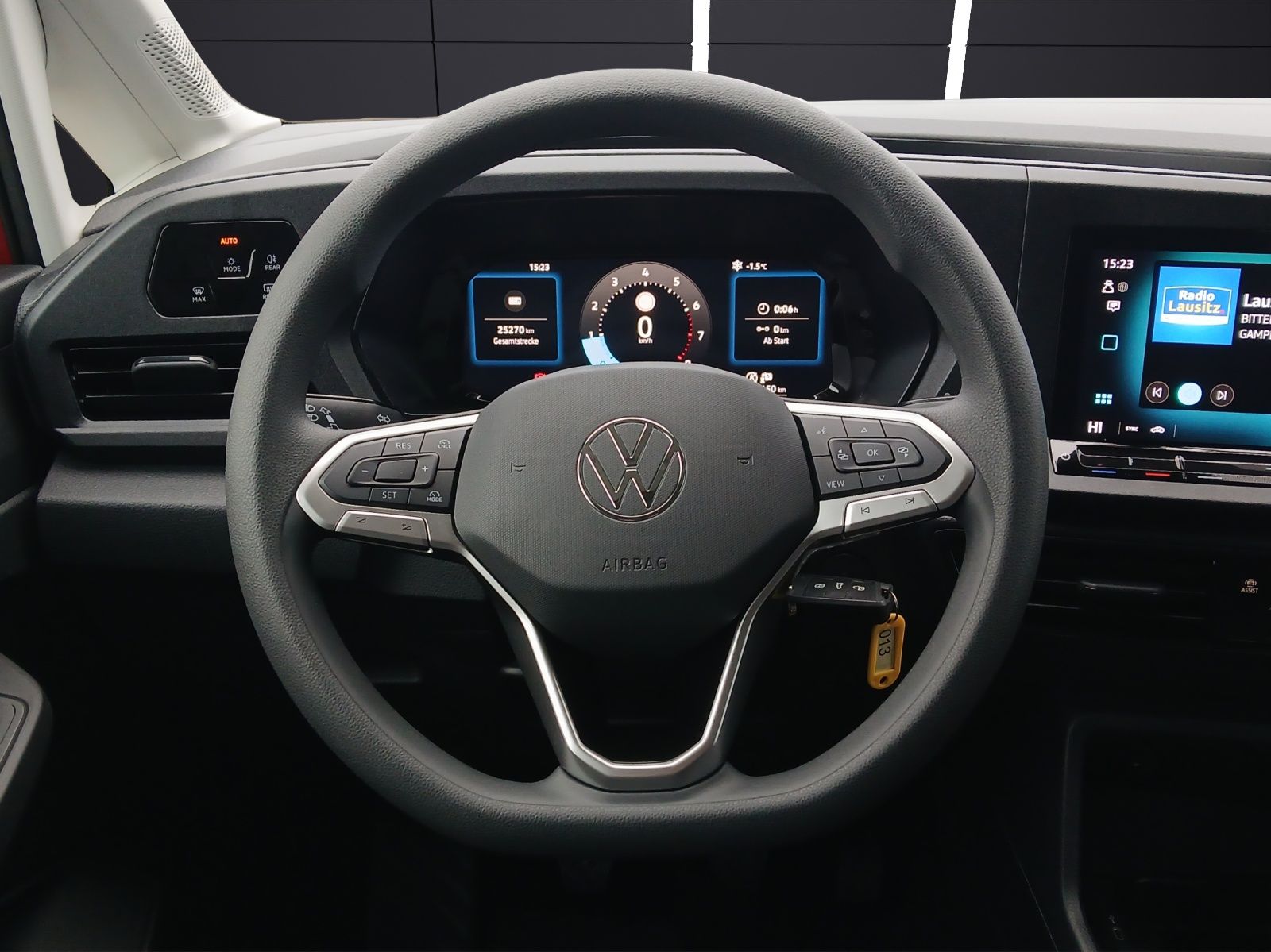 Fahrzeugabbildung Volkswagen Caddy Kombi TSI Climatronic AID GRA PDC