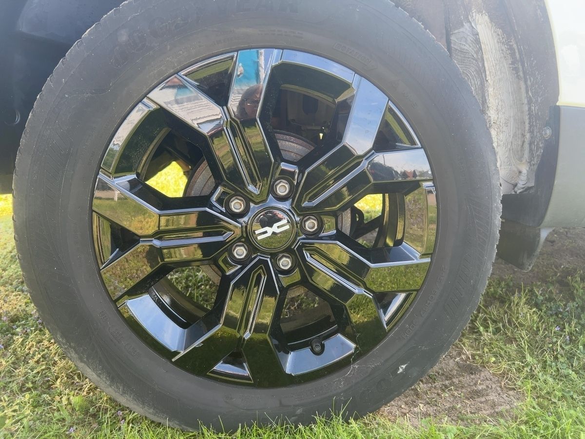 Fahrzeugabbildung Dacia Duster Extreme Blue dCi 115 4x4