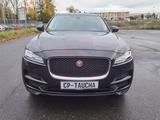 Jaguar F-Pace F-PACE Pure AWD, AUTOM. NAVI. PANORAMA! - Jaguar F-PACE Pure mit Diesel-Antrieb