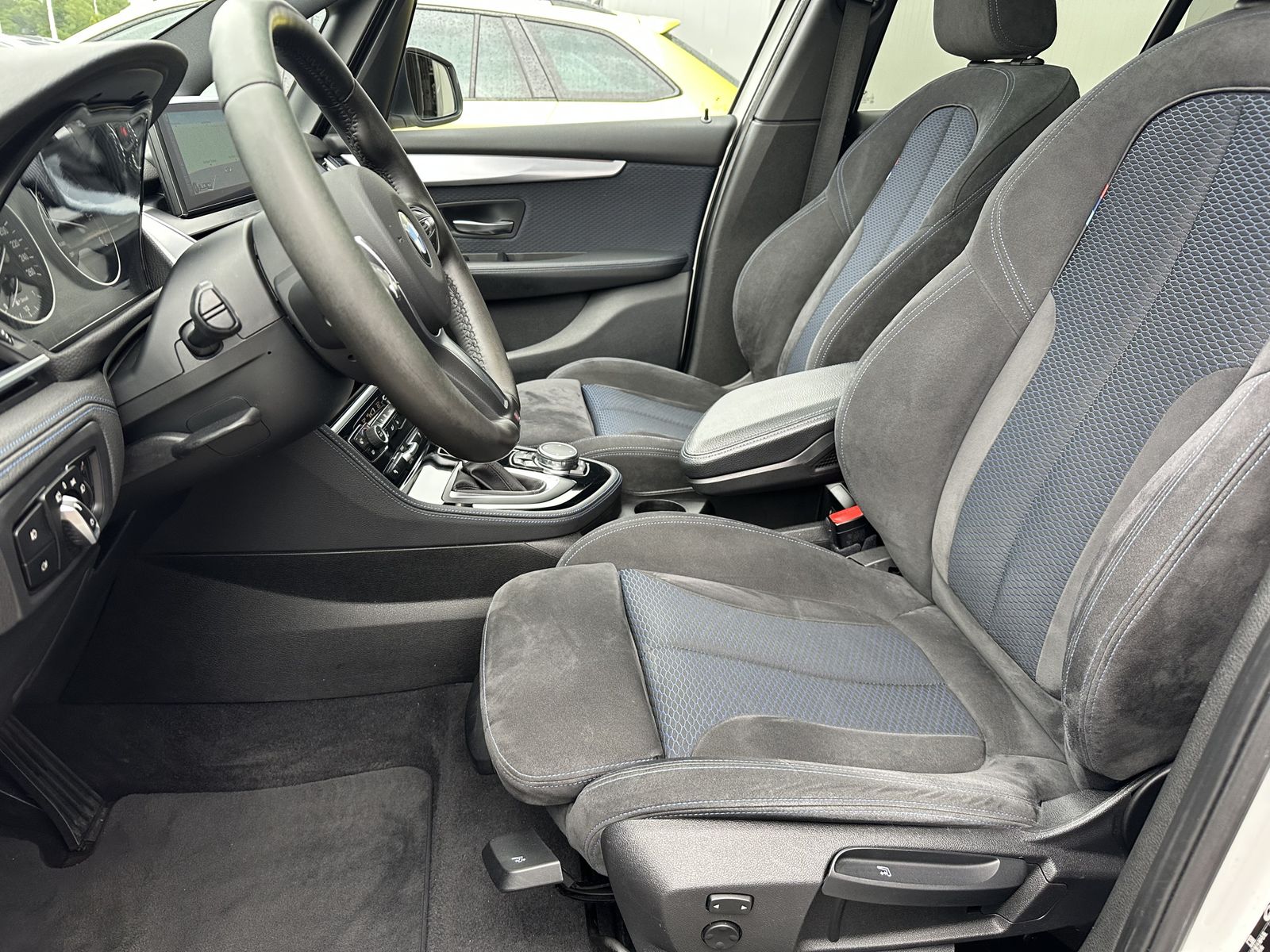 Fahrzeugabbildung BMW 220d Gran Tourer M-Sport NAV+LED+AHK+PANO+HIFI