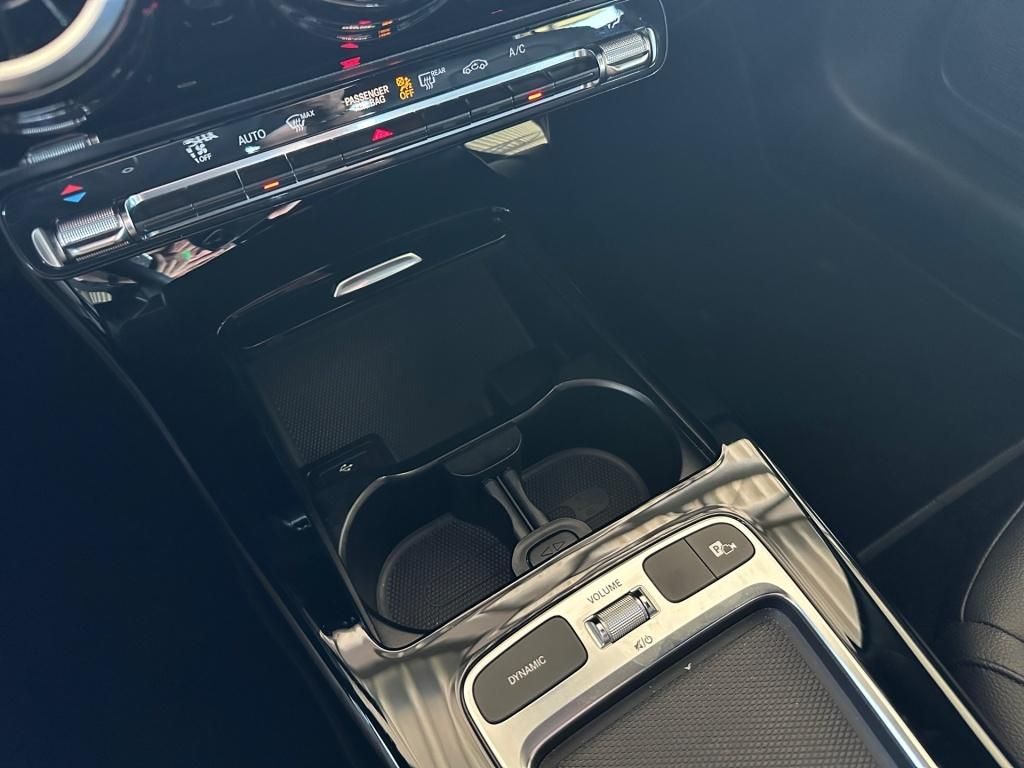 Fahrzeugabbildung Mercedes-Benz CLA 200 SB Progressive LED SHZ KeyLess Navi RDK