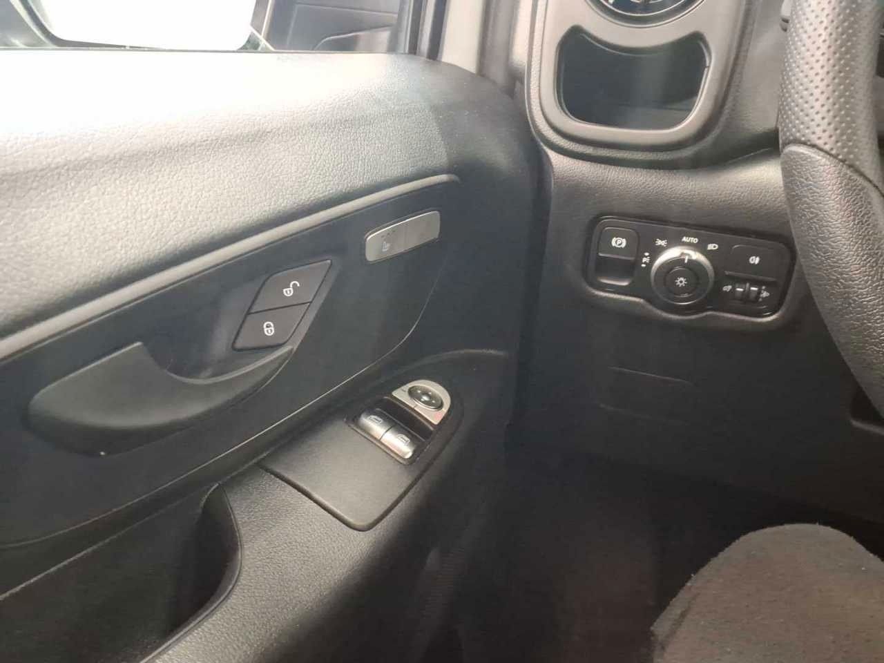 Fahrzeugabbildung Mercedes-Benz Vito 116 CDI 9G Klima Kamera SHZ