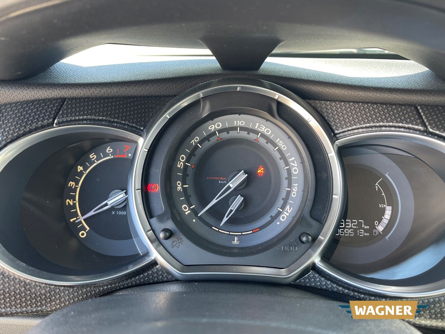 Fahrzeugabbildung Citroën DS3 SportChic Klimaautomatik Bi-Xenon Sportsitze