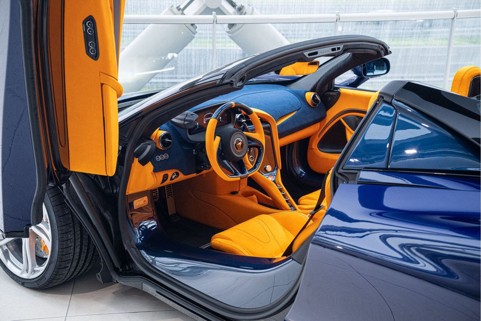 McLaren 750S Spider 4.0 V8 | Carbon Pack | Atlantic Blue imagem 3