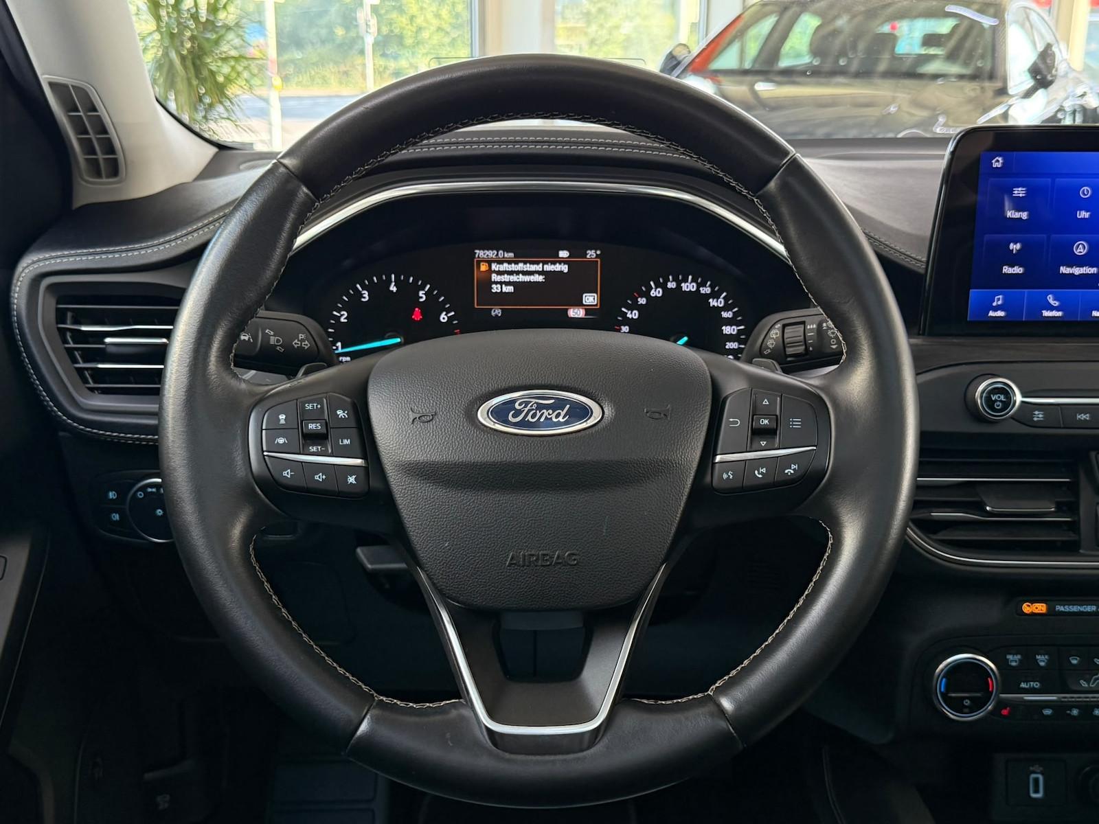 Ford Focus 1.5 Vignale Pano Leder CAM LED ACC Head Up