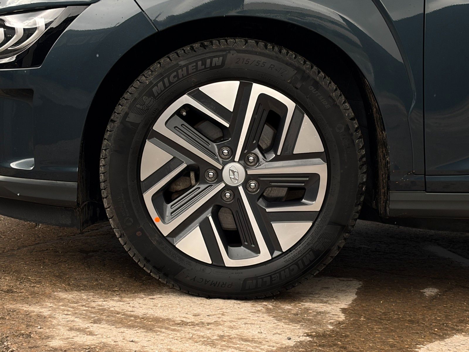 Fahrzeugabbildung Hyundai KONA E Trend ACC LKAS NAV CAM PDC KRELL CarPlay