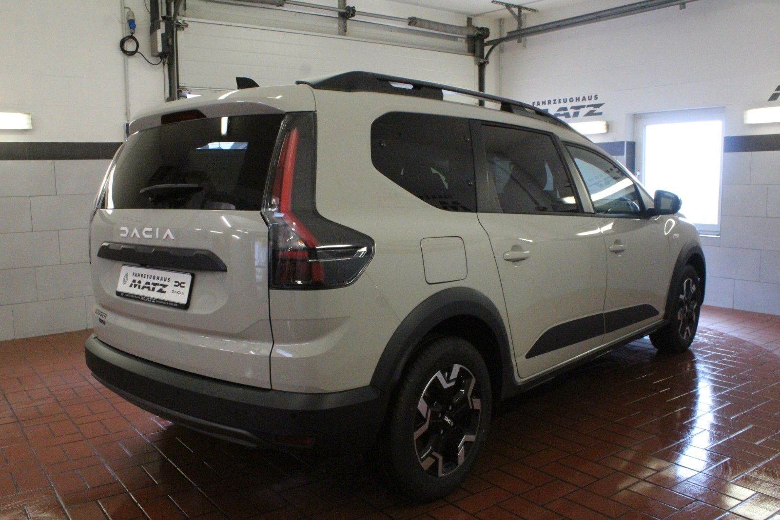 Fahrzeugabbildung Dacia Jogger Hybrid 155 Journey 7-Sitzer MY 2026