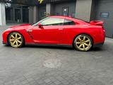 Nissan GT-R 3.8l Black Edition - Nissan GT-R mit Benzin-Antrieb: Coupe, 3.8