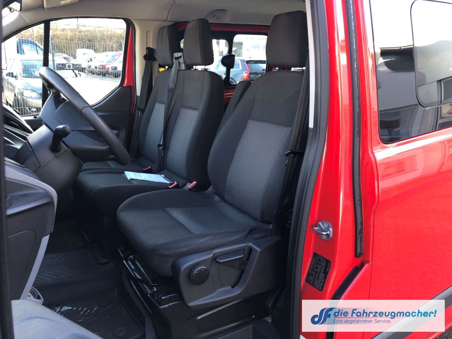 Fahrzeugabbildung Ford Transit Custom Kombi 300 L1 2.2 TDCi *1494