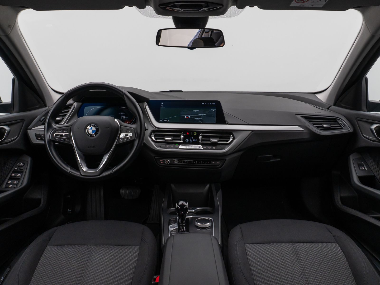Fahrzeugabbildung BMW 118i DAB CockPitPro Geschwindigkeitsreg LED PDC