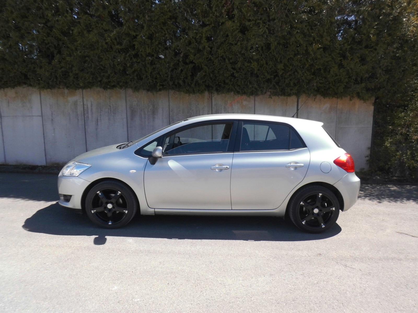 Toyota Auris Life