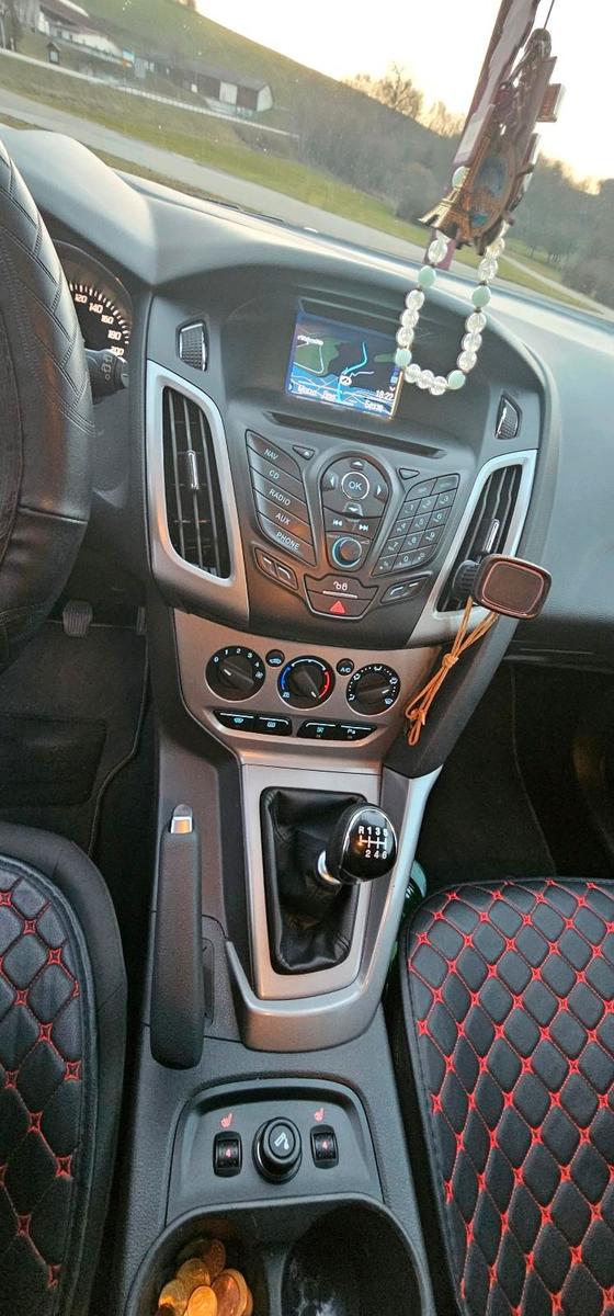 Ford Focus 2014 — photo 13