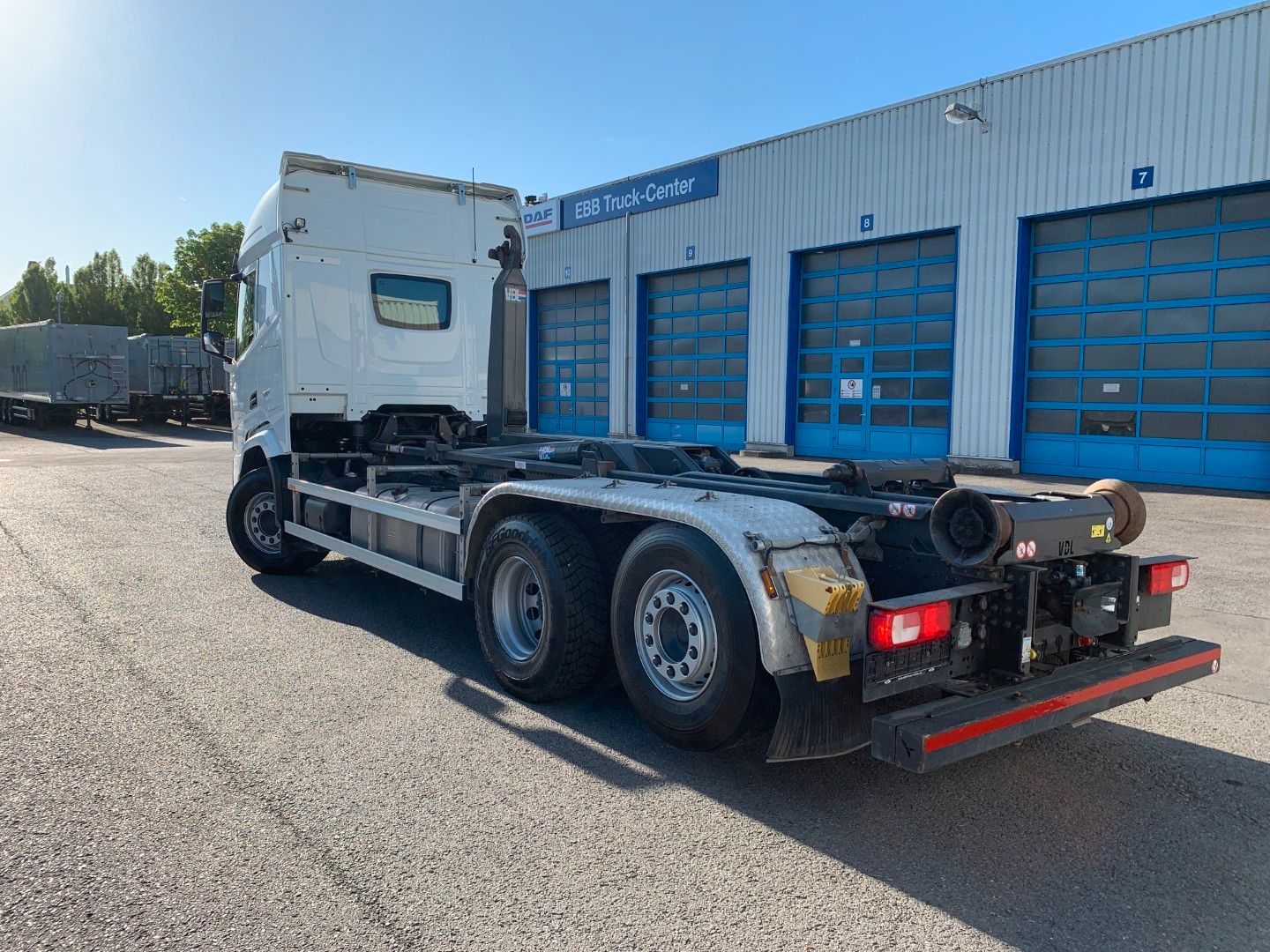 Fahrzeugabbildung DAF FAN XF 480 VDL Abrollkipper