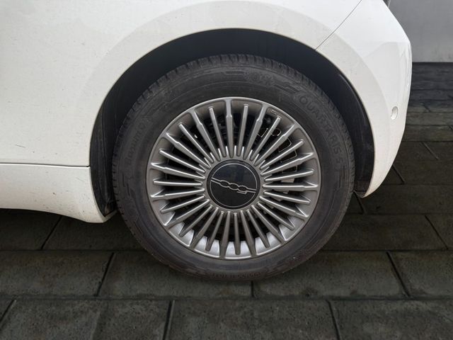 500e Cabrio 42kWh Komfortpaket Alufelgen