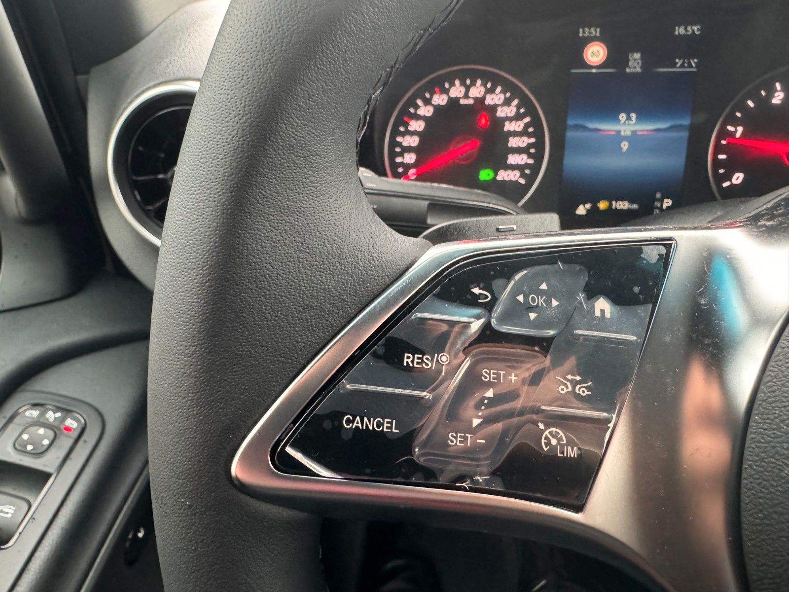 Fahrzeugabbildung Mercedes-Benz Sprinter 319 CDI Extralang DISTRONIC Kamera LED