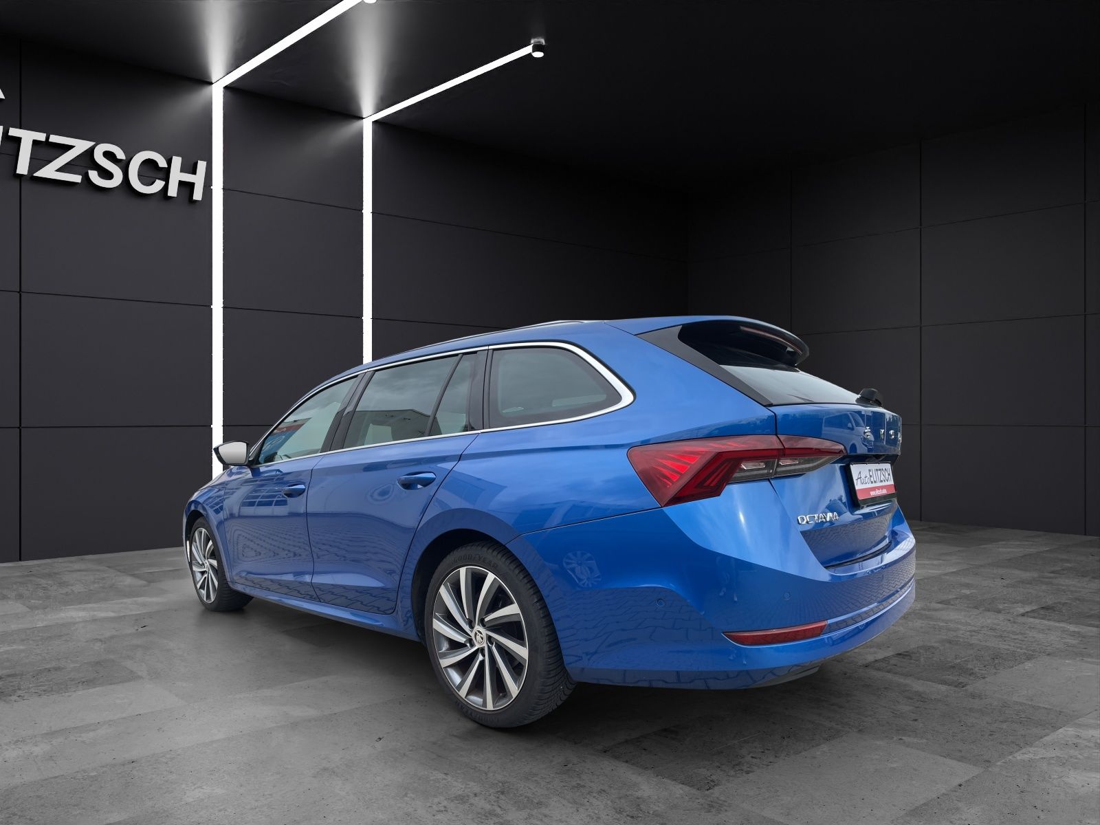 Fahrzeugabbildung SKODA Octavia Combi TSI Style Matrix Navi Pano HUD Led