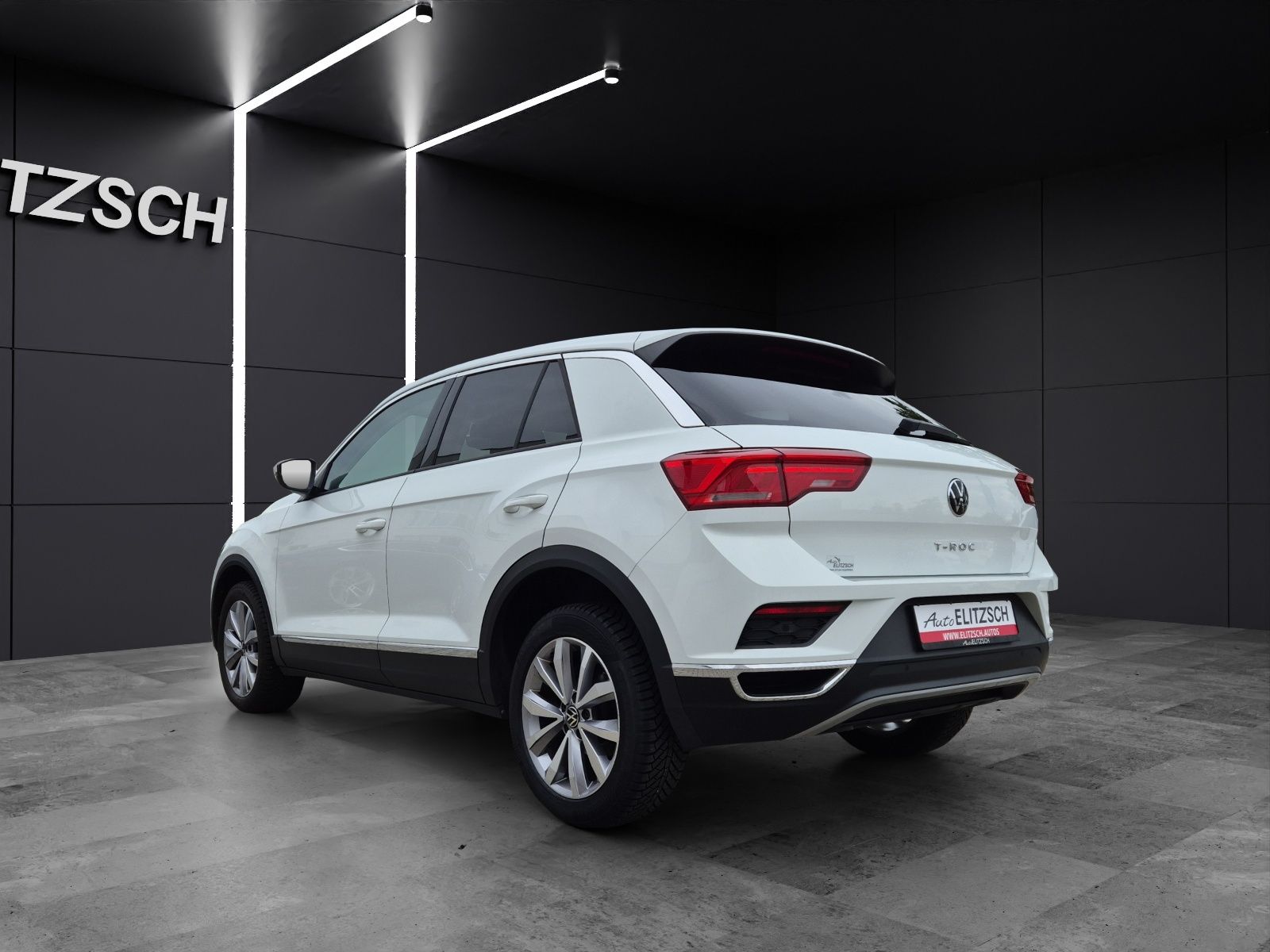 Fahrzeugabbildung Volkswagen T-Roc TSI Style LED Navi AHK ACC RFK SH