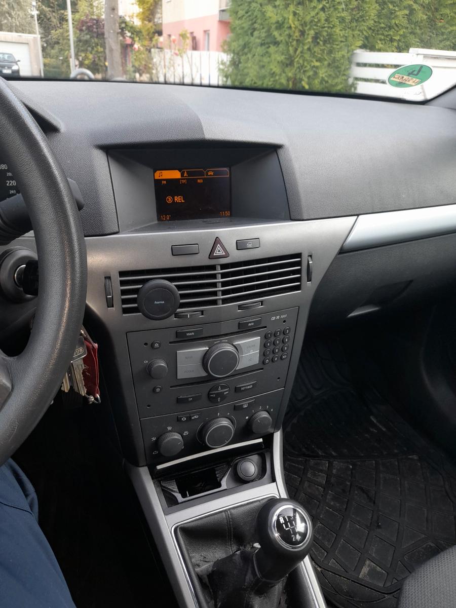 Opel Astra 2005 — photo 8