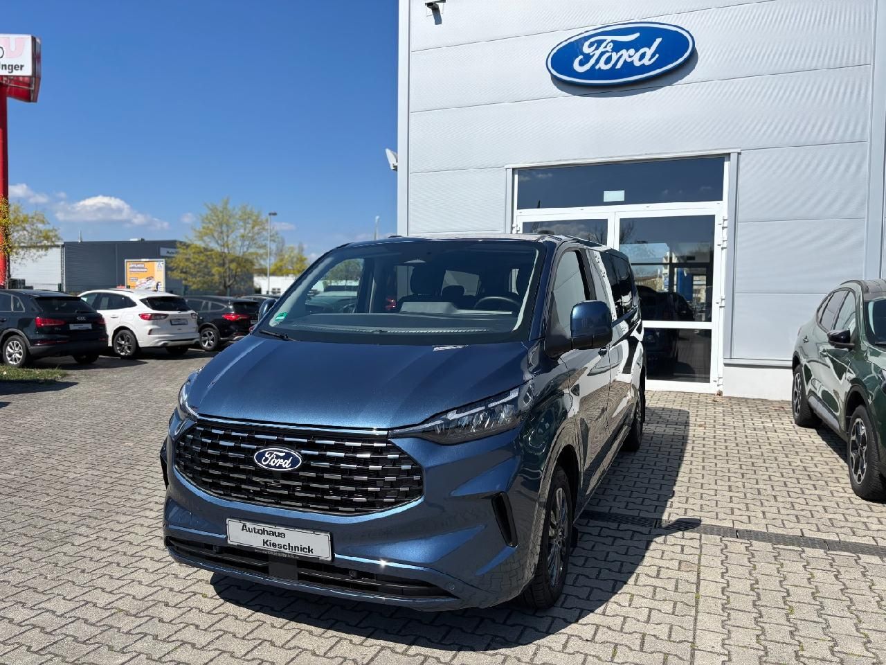 Ford Tourneo Custom Bus 320 L2 Tourneo Titanium FWD