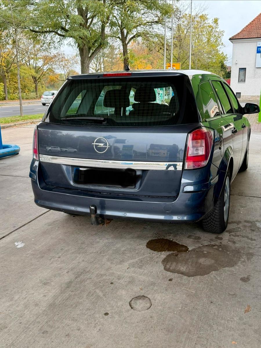 Opel Astra 2010 — engine 140 HP (103kW)