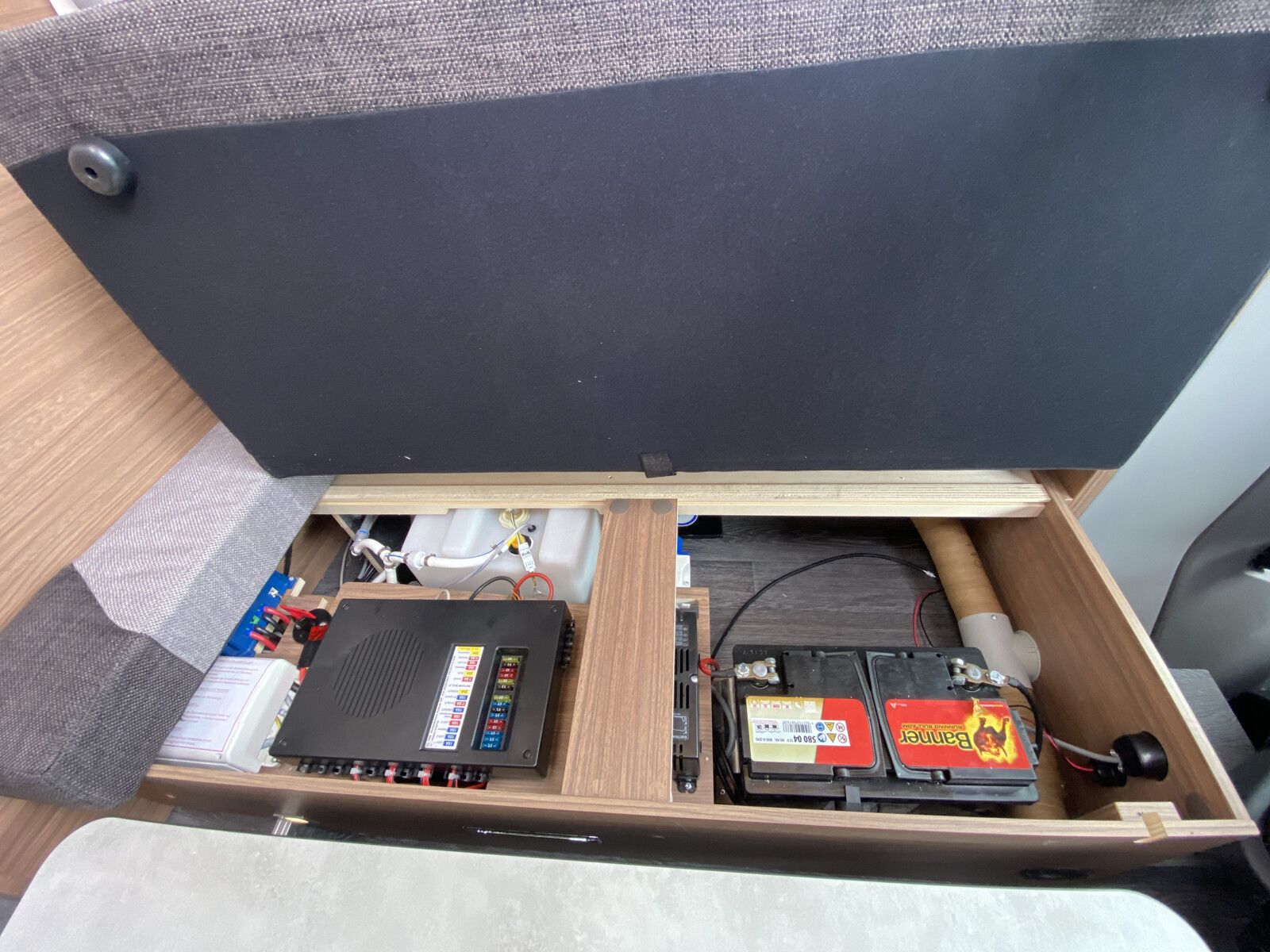 Fahrzeugabbildung Knaus Tourer Van VANSATION 500 LT Automatik, Markise