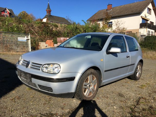 Volkswagen Golf 2.0 Basis