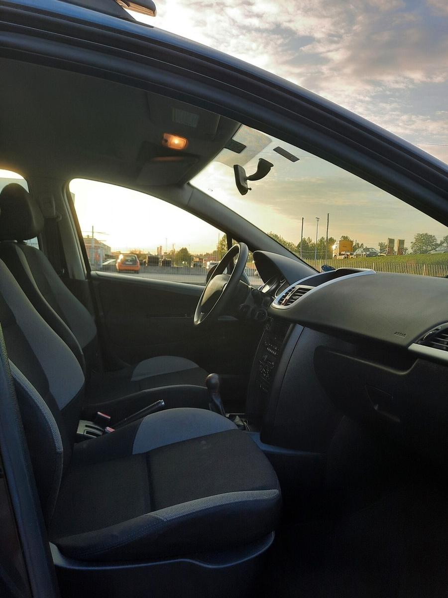 Peugeot 207 2009 — photo 14