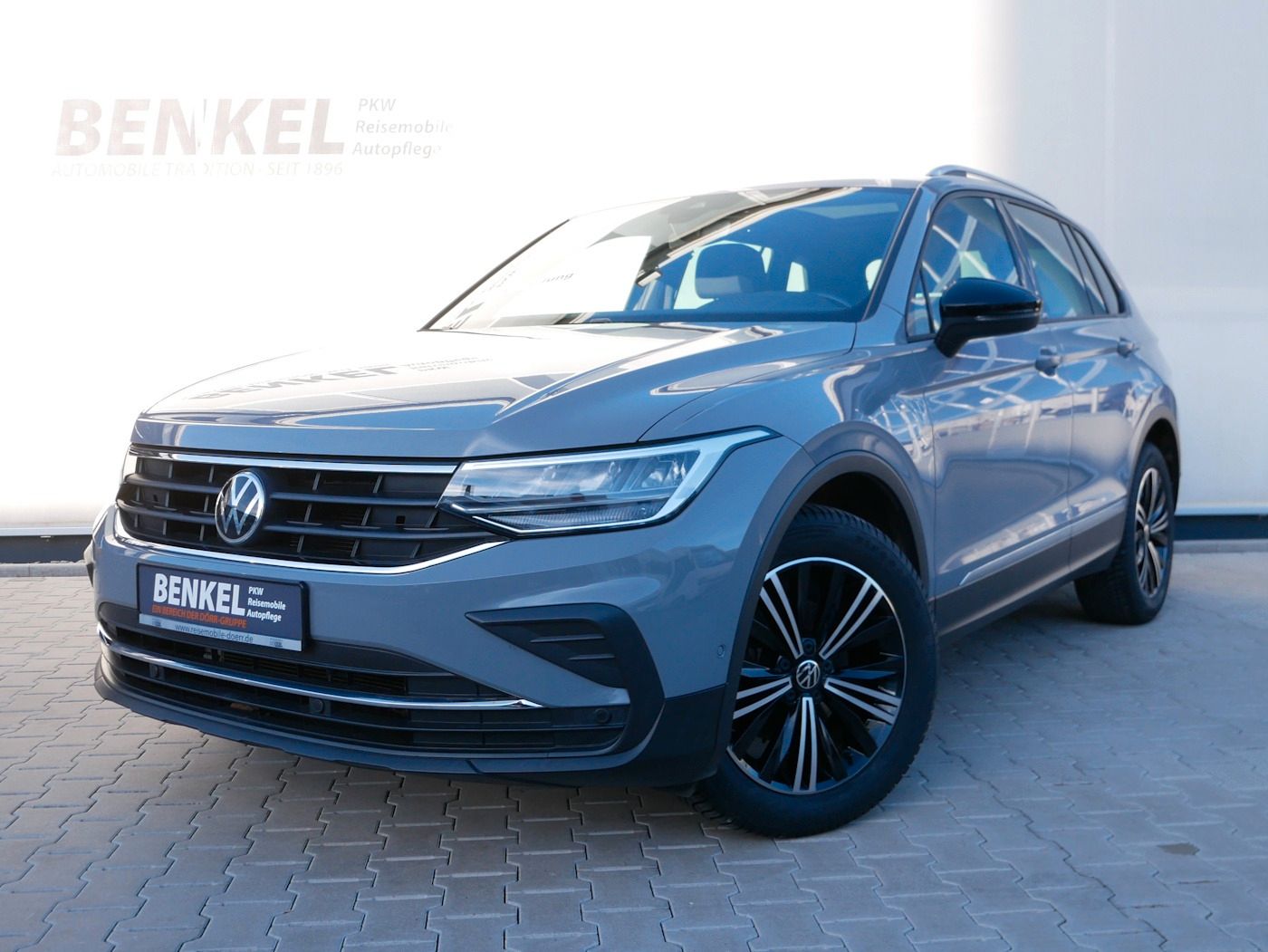 Fahrzeugabbildung Volkswagen Tiguan 1.5 United AHK DACH Standheiz Kamera LED