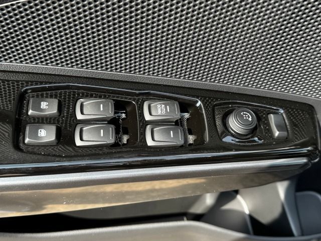 Fahrzeugabbildung KGM Tivoli Nomad Automatic*Klima*Navi*MJ25
