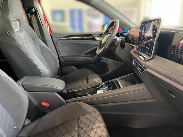 Fahrzeugabbildung Volkswagen Tiguan 1.5 eTSI DSG R-LINE PANORAMA STDHZG NAVI