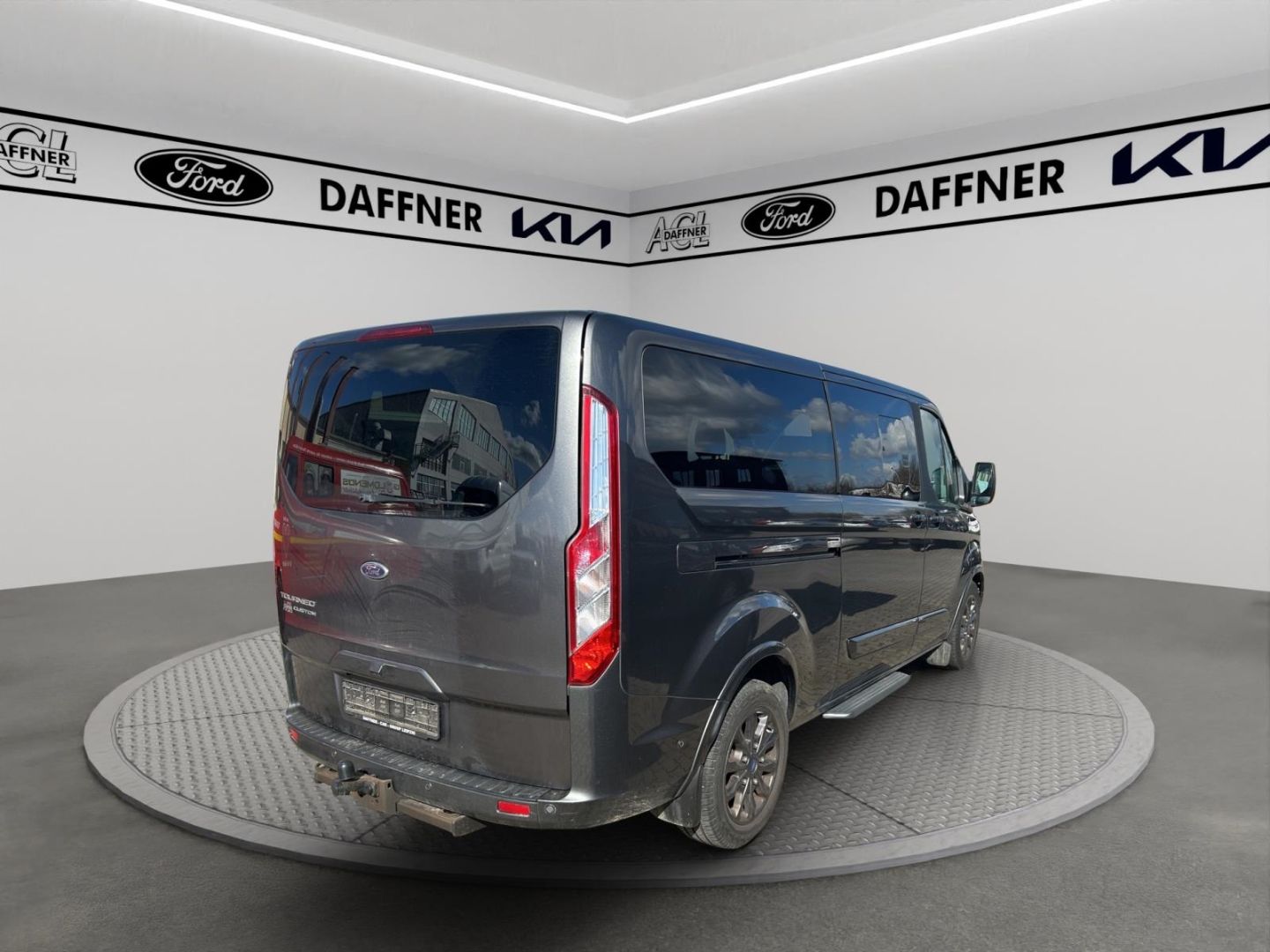 Fahrzeugabbildung Ford Tourneo Custom Kombi 320 L2 Titanium X