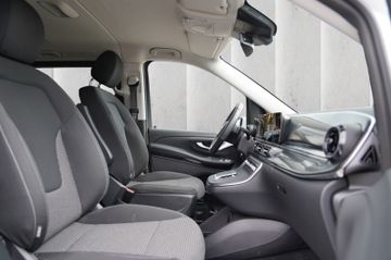Mercedes V 220 - 8