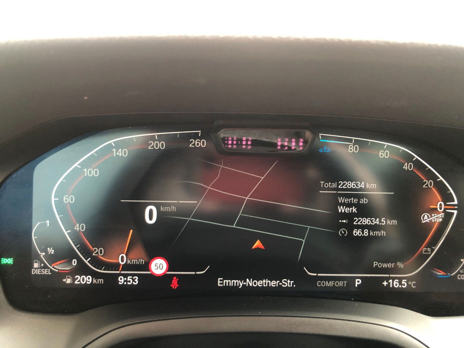 Fahrzeugabbildung BMW 320 d Touring Advantage Panoramadach