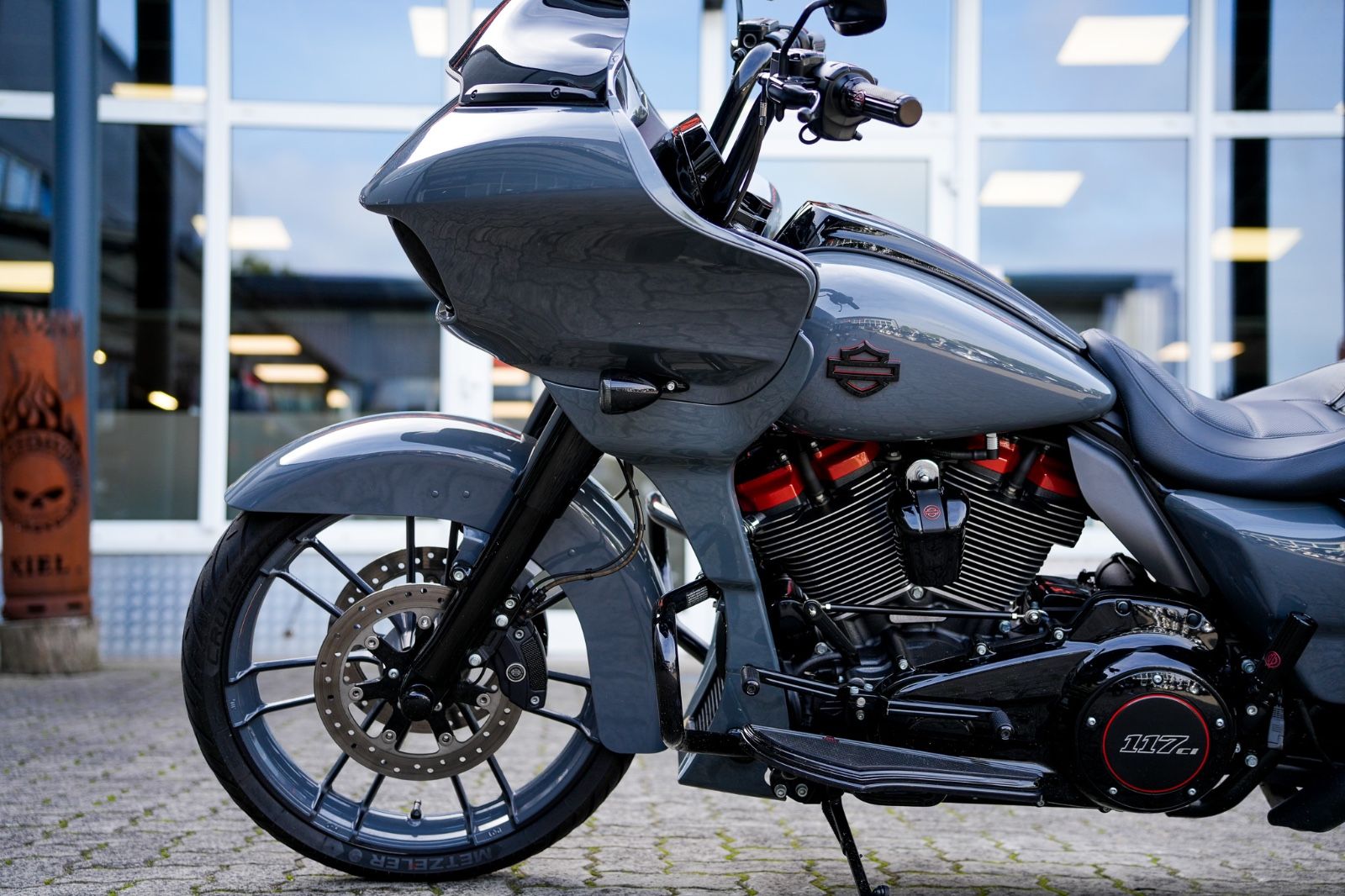 Fahrzeugabbildung Harley-Davidson FLTRXSE CVO Road Glide - JEKILL & HYDE -