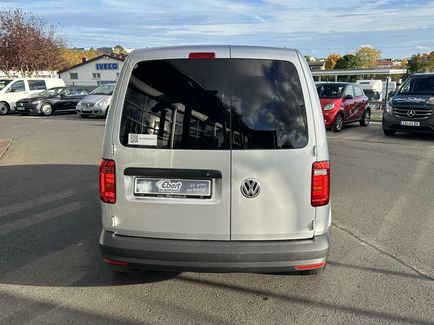 Fahrzeugabbildung Volkswagen Caddy 1.6 TDI Klima Navi 8Räder Trennwand klappb