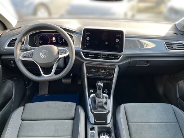 Fahrzeugabbildung Volkswagen T-Roc 1.5 TSI DSG AHK KAMERA