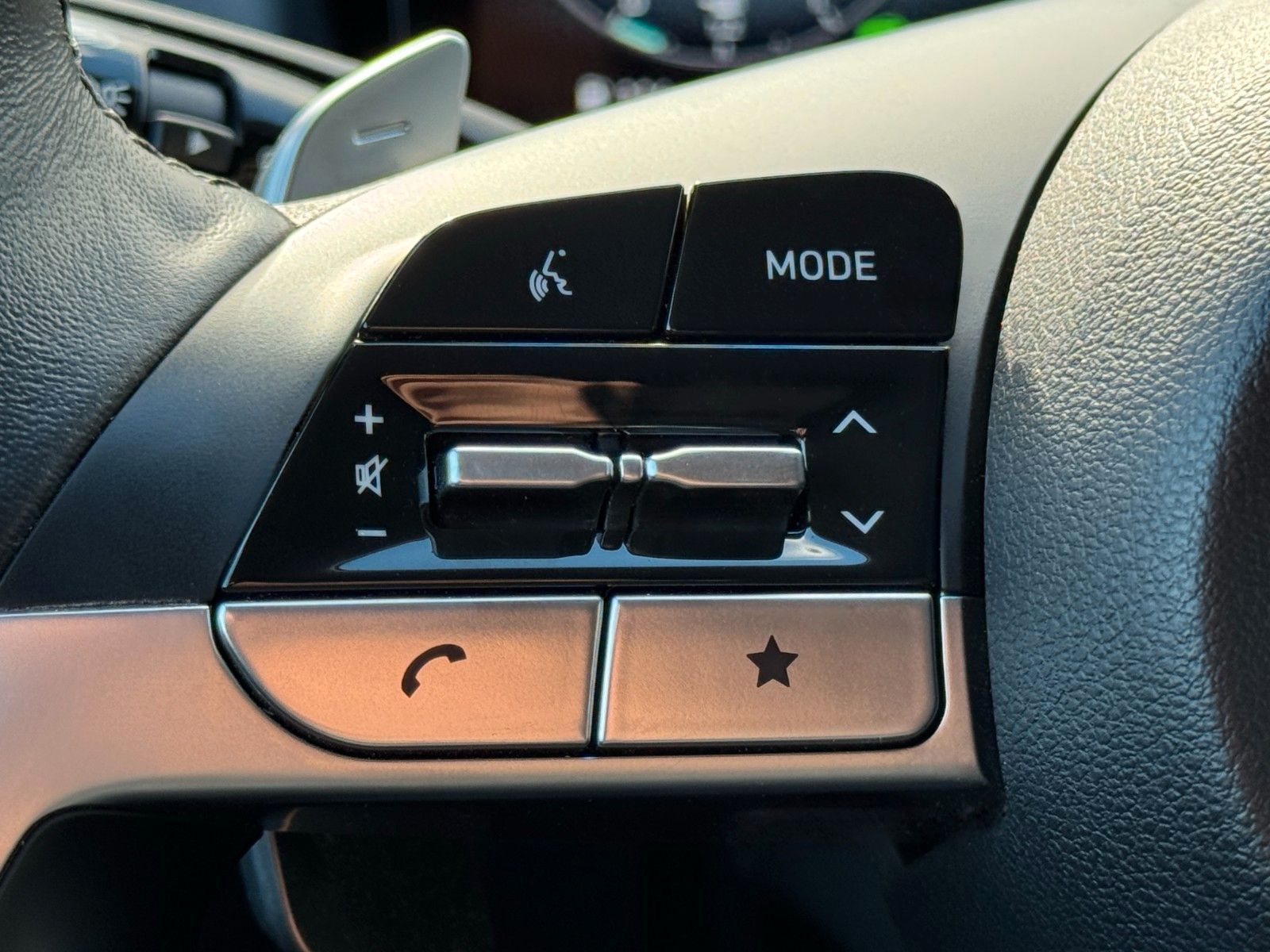 Fahrzeugabbildung Hyundai Tucson PHEV 4WD Prime CarPlay SHZ Pano ACC LKAS
