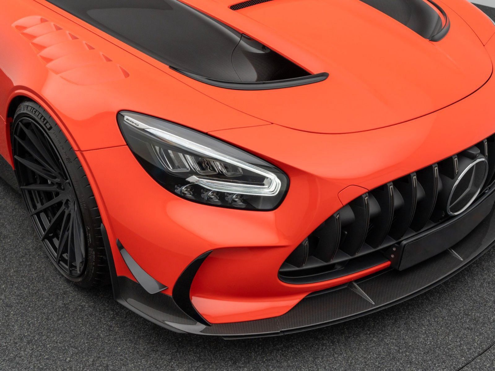 Fahrzeugabbildung Mercedes-Benz AMG GT C AMG GTC 4.0 V8 Black Series 1of1 900PS