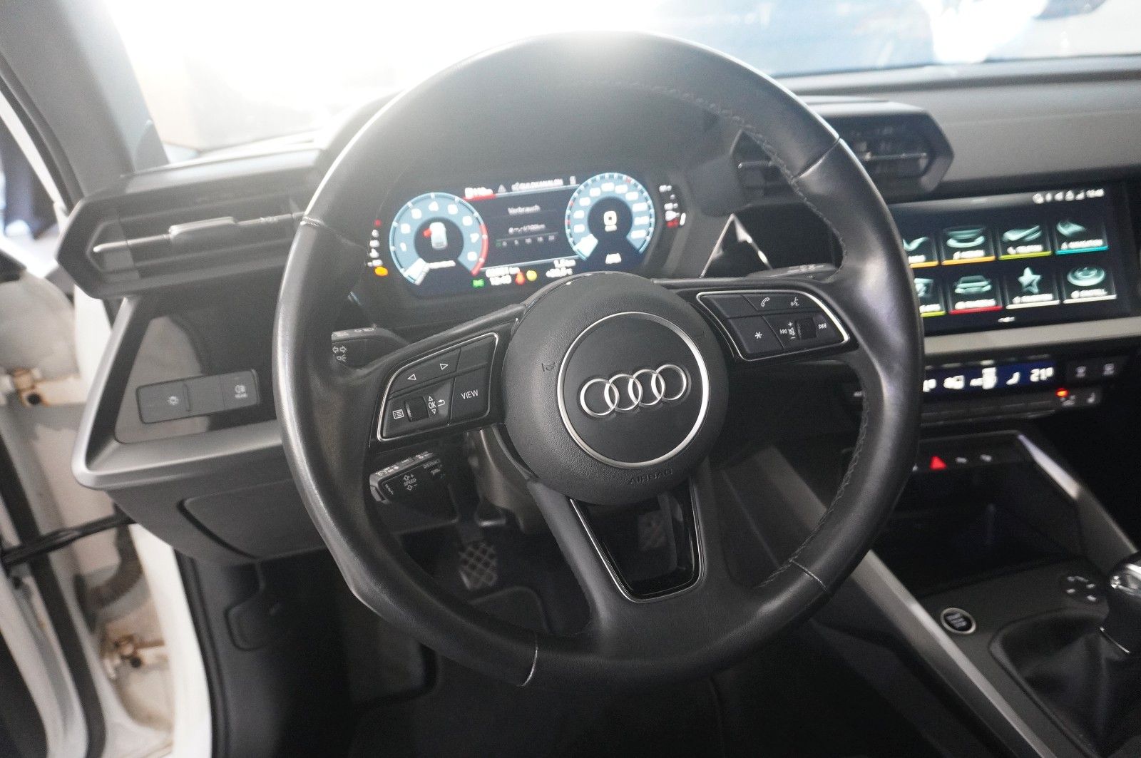 Fahrzeugabbildung Audi A3 Sportback 35 TFSI ADVANCED NAVI/SH/KAMERA/AHK